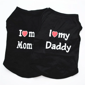 Detail of two-pack black dog vests with I love Mom and Daddy print in breathable cotton