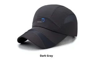 Detail der dunkelgrauen Baseballkappe mit atmungsaktivem Mesh und seitlichem Logo-Aufdruck