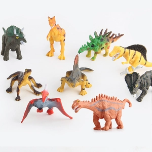 Set di 9 modellini realistici di dinosauri tra cui Triceratopo e Stegosauro