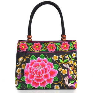 Women's Canvas Handbag With Ethnic Flower Embroidery And Wood Beads Retro Chinese Style Tote Bag Zipper Closure