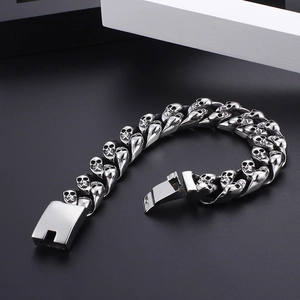 Bracciale a catena con teschio in acciaio inossidabile argento con chiusura a scatto