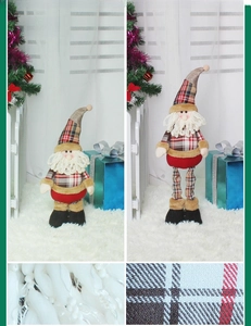 Détails de la poupée Père Noël télescopique avec motif à carreaux et jambes longues