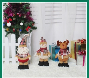 Détails des figurines de Noël télescopiques comprenant le Père Noël, bonhomme et renne