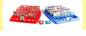 Détail du plateau de jeu de logique rouge et bleu avec cartes personnages et noms en anglais