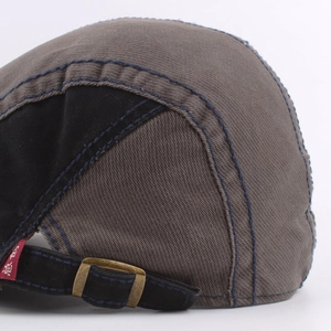 Adjustable men's cotton newsboy cap with vintage stitching and metal buckle detail
