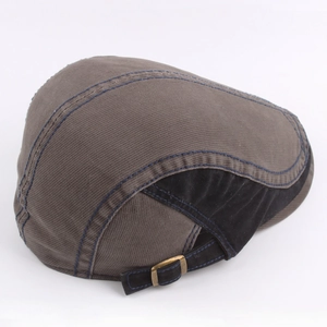 Retro cotton newsboy cap with contrast stitching and adjustable metal buckle