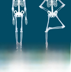 Glow-in-the-dark flexible plastic skeleton model for Halloween outdoor haunted house decor