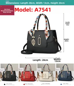 Detailed size chart of the faux leather tote bag showing measurements for daily use