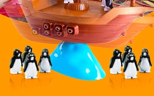 Dettaglio del gioco di equilibrio nave pirata pinguino con base a forma di iceberg