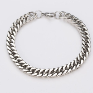 Classic 9mm silver Cuban link chain bracelet for men in polished stainless steel