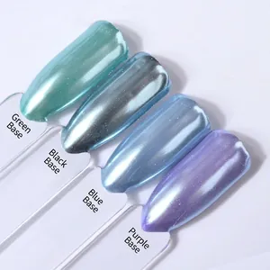 Poudre à ongles nacrée Aurora avec effet miroir chrome sur bases verte, noire et bleue
