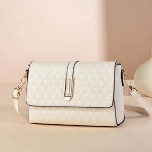 Borsa a tracolla in pelle bianca goffrata con motivi geometrici e dettagli in oro