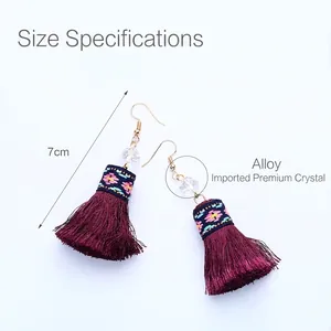 Pendientes de borla burdeos de 7cm con cuentas de cristal y ganchos de aleación