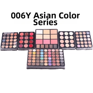 Vista detallada del set de maquillaje profesional de 78 colores con gama de tonos asiáticos
