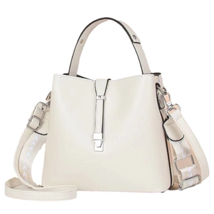 Modieuze crèmewitte crossbody handtas met handvat en stijlvolle geweven schouderriem