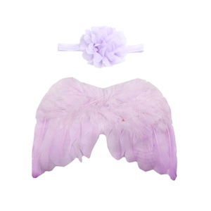 Ensemble d'ailes d'ange en plumes lilas et bandeau floral pour séance photo bébé