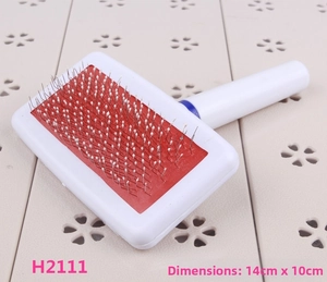 Slicker brush for pets with stainless steel pins and protective tips, size 14x10cm