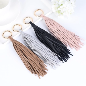 Lot de porte-clés à franges en cuir marron, gris, noir et rose avec anneau doré élégant