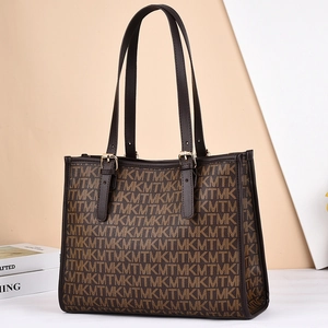 Sac cabas classique à monogramme marron en PVC avec poignées sombres et détails dorés