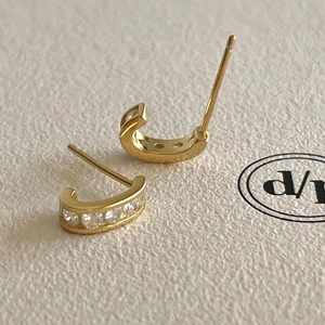 Minimalist 925 sterling silver gold-plated C-shaped stud earrings with zircon stones