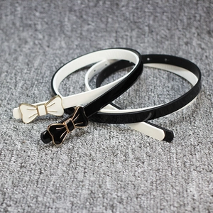 Ceinture Mince en Cuir Verni à Boucle de Nœud Papillon pour Femme Accessoire Décoratif de Mode pour Robe Noir Blanc