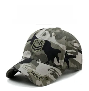 Détail de la casquette camouflage forêt avec broderie U.S. Army et badge d'étoile