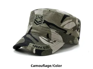 Detail van militaire camouflage pet met U.S. Army borduursel op de stevige canvas klep