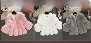 Confronto dei colori di giacche in pelliccia sintetica rosa, bianca e grigia, stile corto