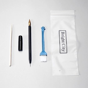 Kit de herramientas para arte de rascado con pinceles y bolígrafos en bolsa de marca