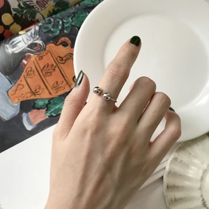 Minimalist S925 sterling silver open ring with double beads on model hand