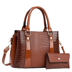 Fashionable dark brown crocodile-patterned tote bag and wallet set with gold hardware