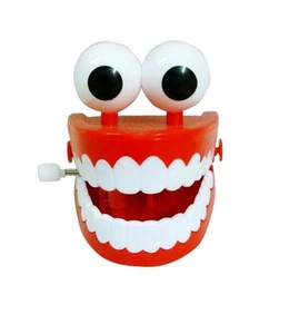 Opwindbaar Klappergebit Speelgoed Met Ogen Plastic Mechanisch Springende Tanden Halloween Grap Cadeau Voor Kinderen