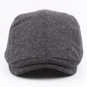 Coppola grigio scuro in misto lana con cuciture classiche per uno stile invernale