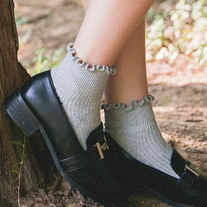 Women's light grey cotton socks with cute frill cuffs and ribbed texture