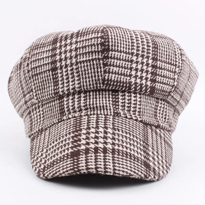 Vintage houndstooth octagonal newsboy hat in brown and white tweed for winter