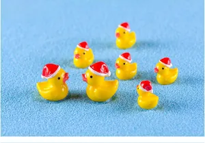 Miniature resin Christmas ducks with red hats for moss micro landscape DIY decoration