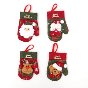 Set of 4 Christmas cutlery glove pouches with Santa Snowman Reindeer and Bear designs