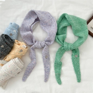 Écharpe Triangle en Tricot Mélange de Laine pour Femmes Chaud Hiver Fil Moucheté Confettis Avec Breloque Cœur en Métal Bandana