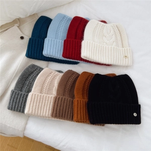 Bonnets en tricot torsadé mélange de laine pour l'hiver disponibles en neuf coloris divers