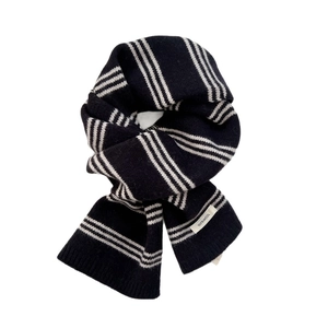 Classic striped wool scarf for women with tassels and heavy knit texture in black and white