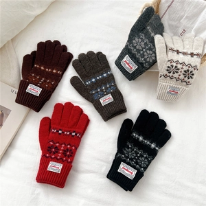 Fair Isle pattern knitted thermal gloves for men and women with touch screen design