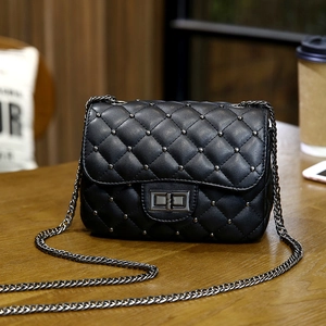 Borsa a Spalla Trapuntata con Rivetti e Catena Per Donna Borsa a Tracolla Piccola Quadrata in Pelle PU Con Chiusura a Girello