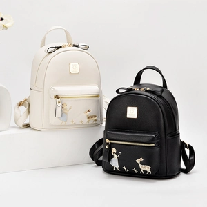Mini sacs à dos en cuir souple avec broderie fille et cerf en noir et beige élégant