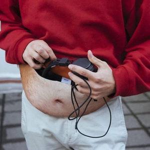 Creative beer belly fanny pack with realistic hairy skin print and storage capacity
