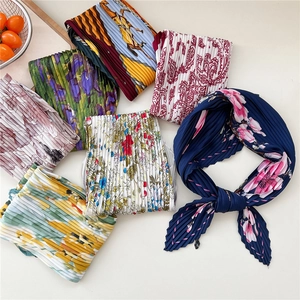Plissee Quadratischer Schal Polyester Satinnimitat Blumen Paisley Pferd Druck Leichtes Dekoratives Halstuch Mode