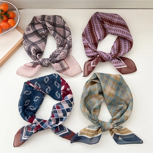 Lot de foulards carrés en soie vintage à rayures pour femmes avec motifs rétro variés