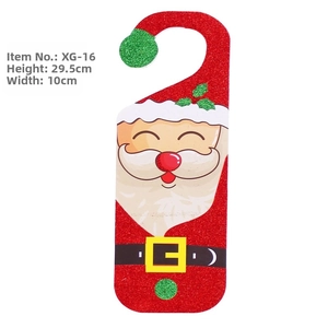 Detailed view of Santa Claus Christmas door hanger with height 29.5cm and width 10cm