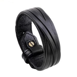 Heren meerlaagse retro punk armband van rundleer met metalen sluiting in het zwart
