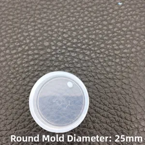 Makro-Detail einer 25mm runden Silikonform für Harzschmuck und DIY-Kristallanhänger