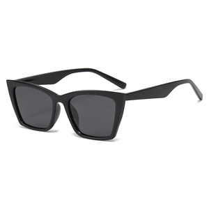 Classic black cat-eye polarized sunglasses for women with square tortoise frame